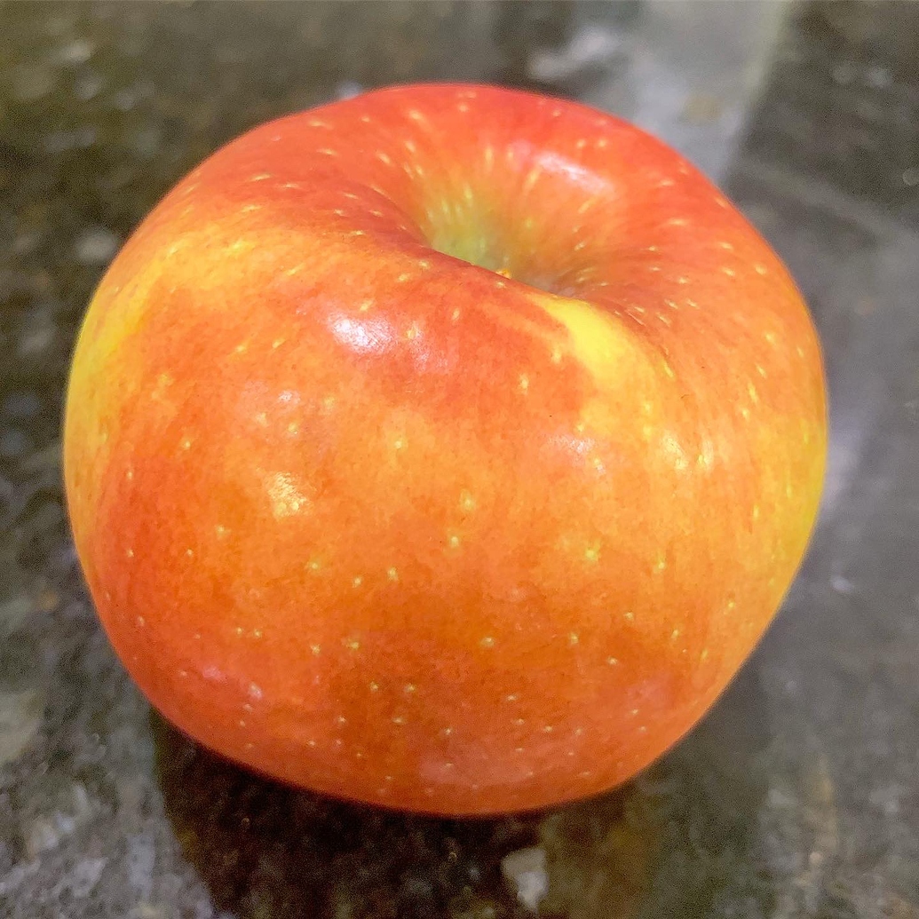 Unusual apples I've found in shops Pictures! Growing Fruit