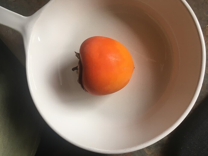 Tipo kaki after frozen tastes like average American persimmon with some astringency followed after 001