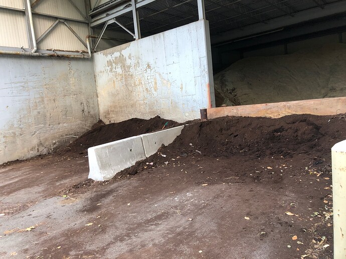 Free_leaf_compost_08-27-2022
